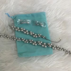 Prom/wedding jewelry set. Pearls and diamonds